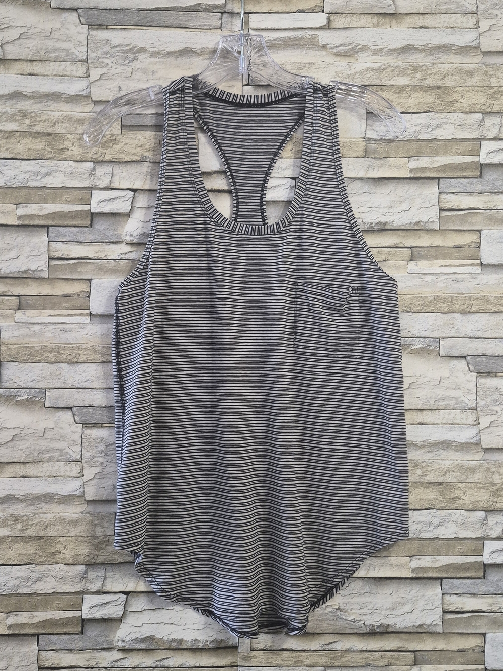 ​Lululemon Tank Top Womens Size 4 Gray Striped Pocket Active Athletic Shirt Yoga